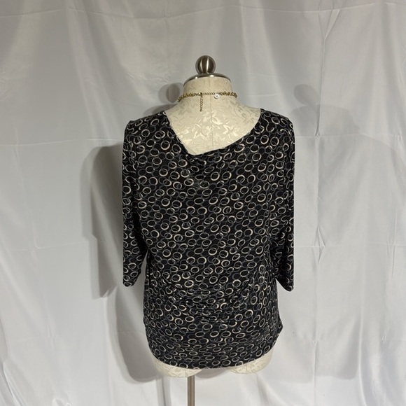 Susan Lawrence 3/4 sleeve top size 2X. - Picture 2 of 11